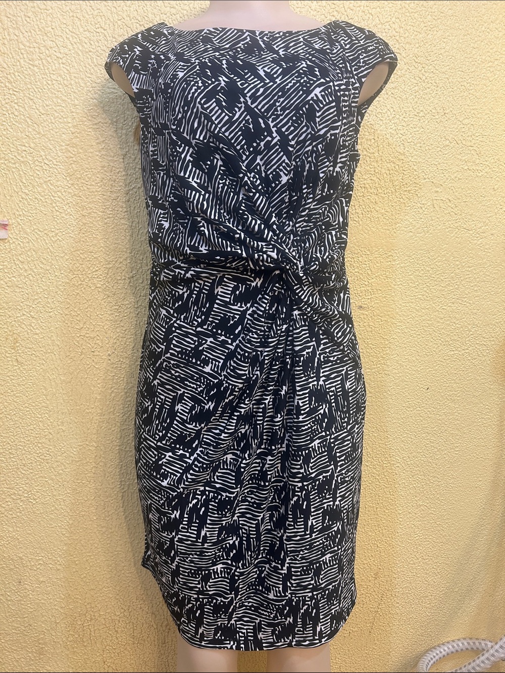 #43 Black & White Knot-Front Midi Dress - Women's